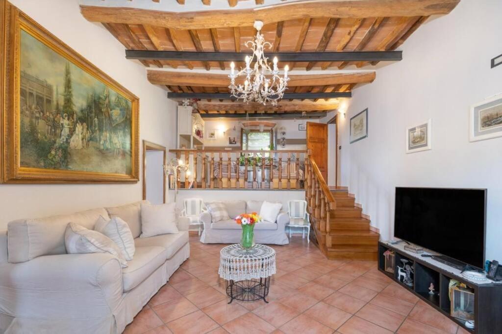 Uno Spazio Di Relax In Toscana Lägenhet Buti Exteriör bild
